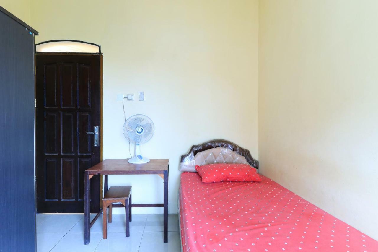 Sentosa 76 Guest House Balikpapan (Borneo) Exterior photo