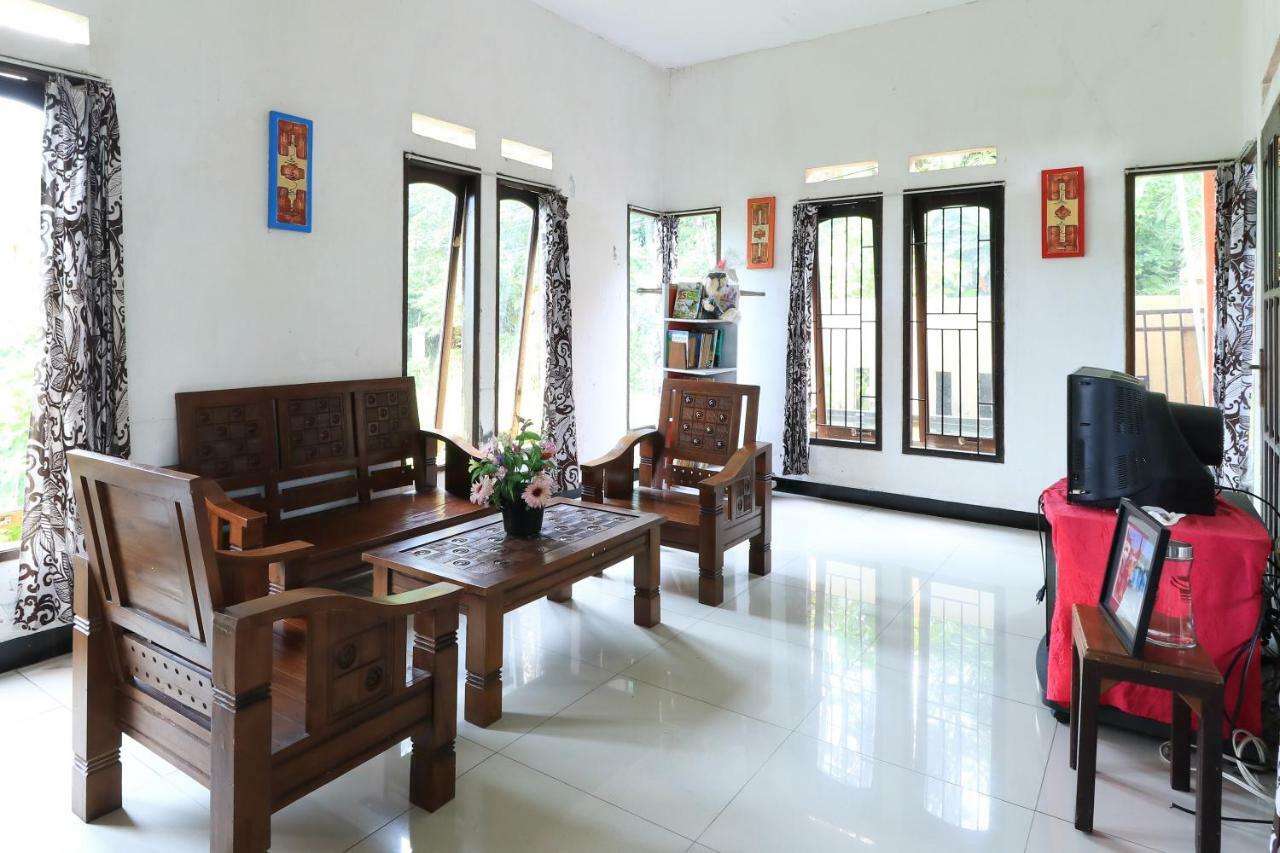 Sentosa 76 Guest House Balikpapan (Borneo) Exterior photo